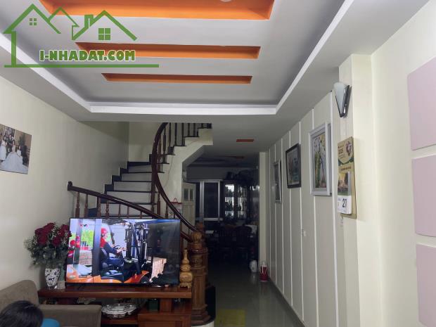 Phân lô Quân đội Thái Thịnh 60m2, 5 tầng, gần phố, có sân để xe giá 17.5 tỷ