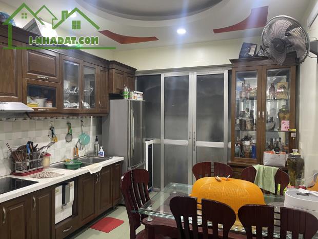 Phân lô Quân đội Thái Thịnh 60m2, 5 tầng, gần phố, có sân để xe giá 17.5 tỷ - 1