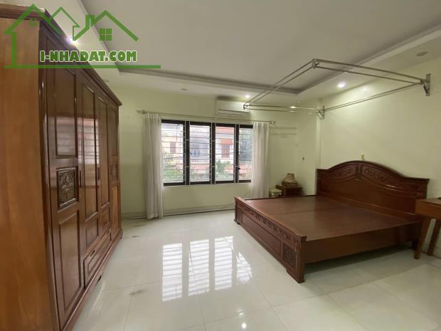 Bán Nhà Ngõ 521 Đường An Dương Vương 42m2 x 6 tầng, căn góc ngõ thông rộng, nhà đẹp long