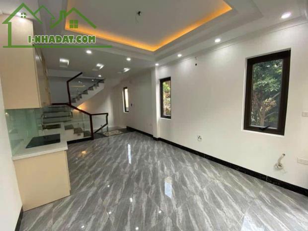 Cho thuê nhà riêng sài đồng 35m2 đồ cơ bản 6 tầng 3 ngủ giá 12 triệu - 3