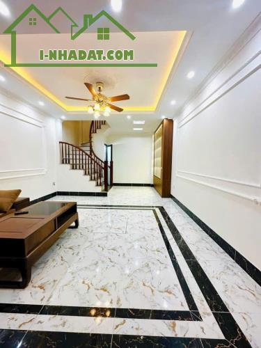 SIÊU XINH - HƠN 6 TỈ - 40M, 6T - PHỐ TRẠM, 3 BƯỚC RA Ô TÔ, GẦN AEON, CẦU VĨNH TUY, PHỐ VIP - 1