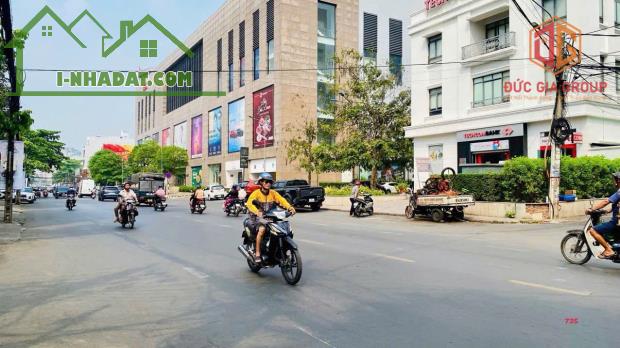 Nhà bán mặt tiền đường Trương Định, gần trung tâm Vincom; sổ hồng 173m2 ngang 5m giá 15 tỷ - 1
