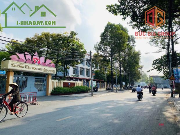 Nhà bán mặt tiền đường Trương Định, gần trung tâm Vincom; sổ hồng 173m2 ngang 5m giá 15 tỷ - 2
