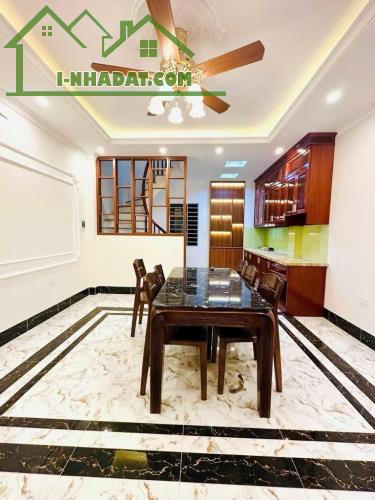 SIÊU XINH - HƠN 6 TỈ - 40M, 6T - PHỐ TRẠM, 3 BƯỚC RA Ô TÔ, GẦN AEON, CẦU VĨNH TUY, PHỐ VIP - 2