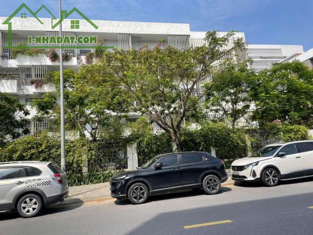 CẦN BÁN CĂN HỘ FPT NGAY TRƯỜNG ĐẠI HỌC ,5 TẦNG 15 PHÒNG - 2