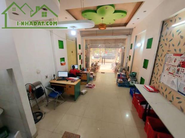 Bán nhanh nhà mặt phố Đặng Thùy Trâm, quận Cầu Giấy 4 tầng, diện tích 75m2 - 4