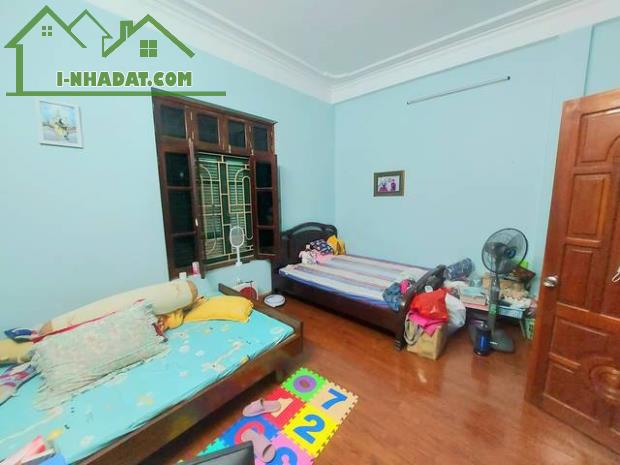 Bán nhanh nhà mặt phố Đặng Thùy Trâm, quận Cầu Giấy 4 tầng, diện tích 75m2
