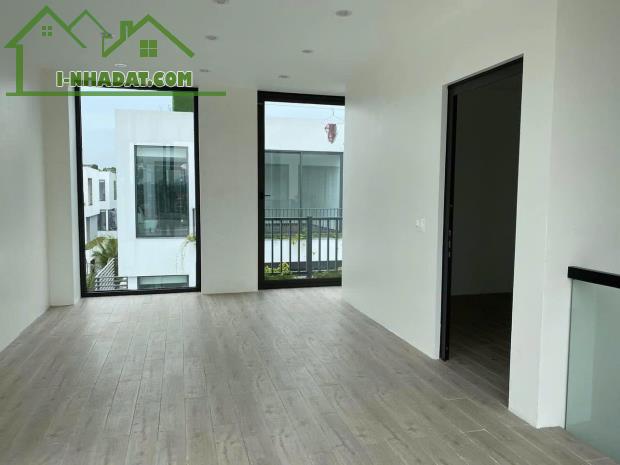 🏡 BÁN BIỆT THỰ FLAMINGO 150M² – VIEW HỒ – FULL NỘI THẤT – CHỈ 9,35TỶ! 🌿