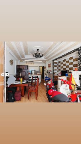 🏠NHÀ HẺM XE HƠI THÔNG. *️⃣ Diện tích 72M2 - 3 tầng. *️⃣ Giá 6ty. Thương lượng 9 chủ. *️⃣ - 1