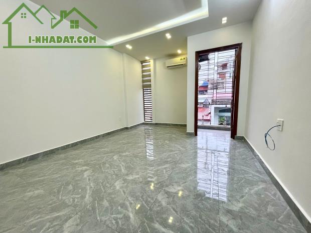 Nhà 82mx 4 tầng độc lập sân cổng riêng đường Vũ Chí Thắng. Giá rẻ - 3