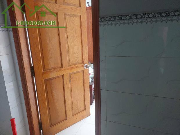 Bán nhà riêng tại Nguyễn Duy Trinh, 11,9 tỷ, 75m2, 5PN, pháp lý đầy đủ, Q2, HCM, giá cực - 1