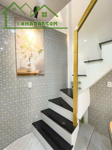 GIÁP QUẬN 1 KHU VÍP BÌNH THẠNH - 31M2 - NGANG 4.2M - 2 TẦNG 2PN NHÀ MỚI ĐẸP FULL NỘI THẤT - 1