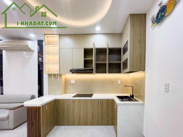 GIÁP QUẬN 1 KHU VÍP BÌNH THẠNH - 31M2 - NGANG 4.2M - 2 TẦNG 2PN NHÀ MỚI ĐẸP FULL NỘI THẤT - 2