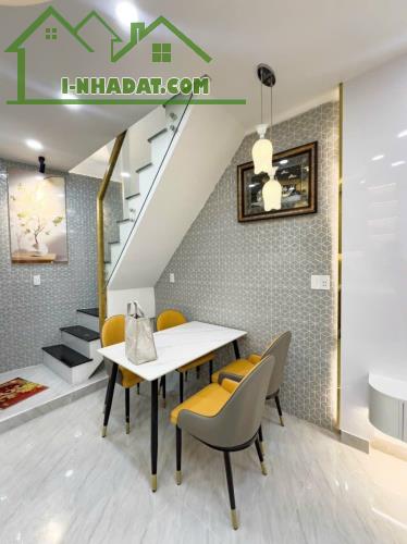 GIÁP QUẬN 1 KHU VÍP BÌNH THẠNH - 31M2 - NGANG 4.2M - 2 TẦNG 2PN NHÀ MỚI ĐẸP FULL NỘI THẤT - 4