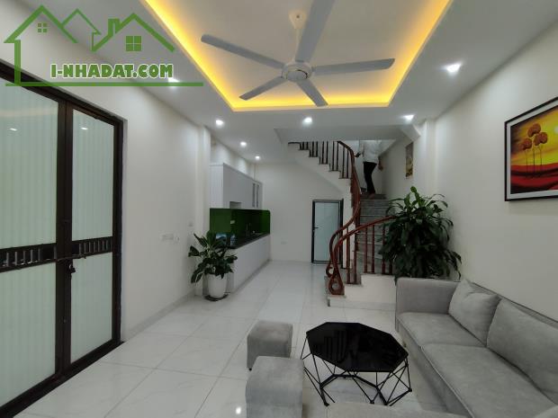 Cần Bán Gấp Căn Nhà Đang Xây Ở Đa Sỹ HĐ.Ngõ Rộng,Thoáng,Ô Tô Đỗ Gần.Giá 5.8Tỷ Có TL