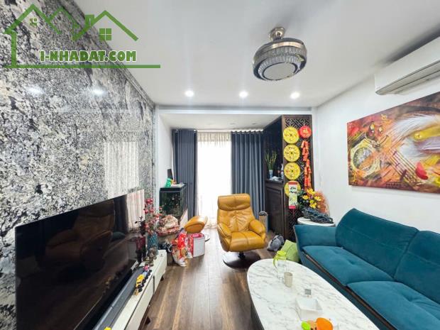 NHÀ ĐẸP - KINH DOANH - NHIỀU TIỆN ÍCH - NGAY NGÃ BA- NÔI THẤT CƠ BẢN🏘️ phố Đặng Vũ Hỷ - 1