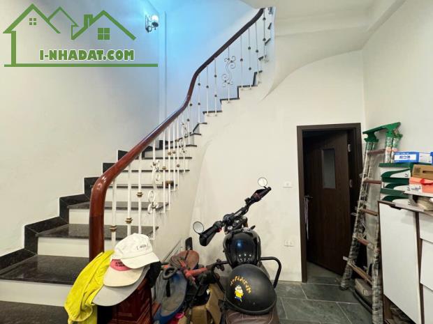 NHÀ ĐẸP - KINH DOANH - NHIỀU TIỆN ÍCH - NGAY NGÃ BA- NÔI THẤT CƠ BẢN🏘️ phố Đặng Vũ Hỷ - 4