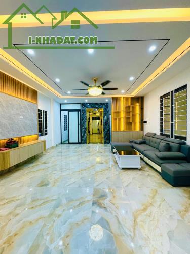 SIÊU PHẨM HAI BÀ TRƯNG, 7 TẦNG THANG MÁY GARA Ô TÔ, NGÕ PHÂN LÔ THÔNG, GẦN PHỐ VÕ THỊ SÁU.