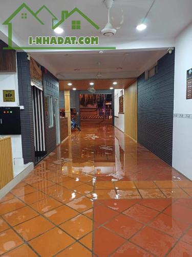 Giảm 4 tỷ , Mặt Tiền QL 1K , 243m2 , 3 Tầng , 14 phòng, ( ngang 8 mét ) , Lh 0939208616 - 3