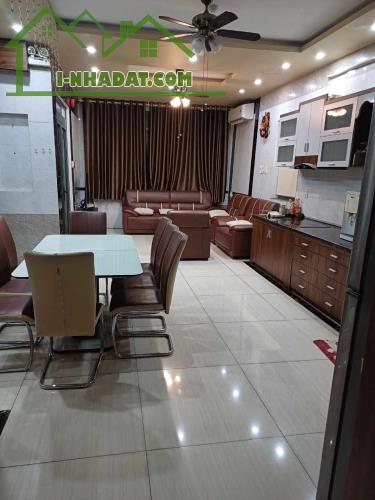 Giảm 4 tỷ , Mặt Tiền QL 1K , 243m2 , 3 Tầng , 14 phòng, ( ngang 8 mét ) , Lh 0939208616 - 2