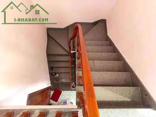 BÁN GẤP NHÀ HẺM XE HƠI 1/ BA THÁNG HAI, QUẬN 10 – 50M2 3 LẦU 5PN - GIẢM SÂU CÒN HƠN 9 TỶ - 3