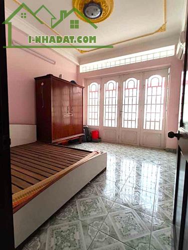 BÁN GẤP NHÀ HẺM XE HƠI 1/ BA THÁNG HAI, QUẬN 10 – 50M2 3 LẦU 5PN - GIẢM SÂU CÒN HƠN 9 TỶ - 5