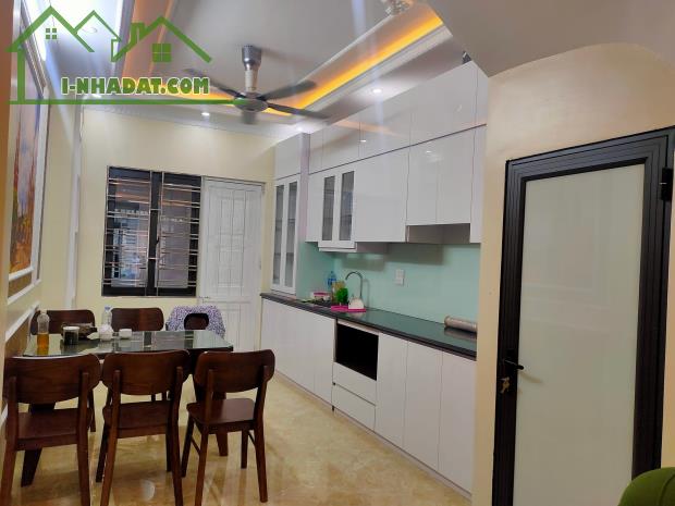Chính chủ bán nhà phố Hồng Mai quận Hai Bà Trưng 39m2, 5 tầng, lô góc, 8.3 tỷ - 1