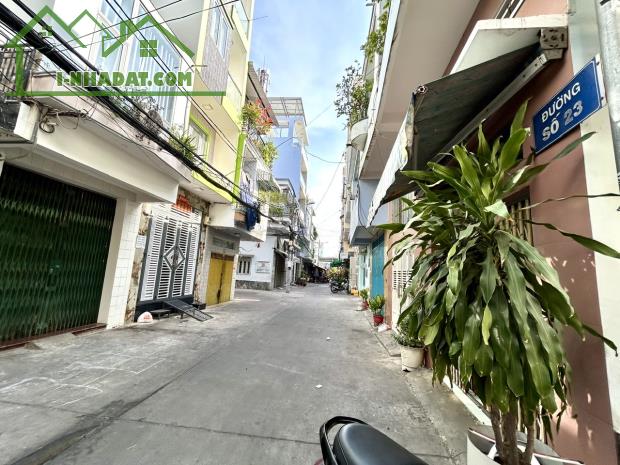 CHÍNH CHỦ CẦN BÁN NHÀ MẶT TIÊN ĐƯỜNG SỐ Q4- XE HƠI QUAY ĐẦU THOẢI MÁI. - 2