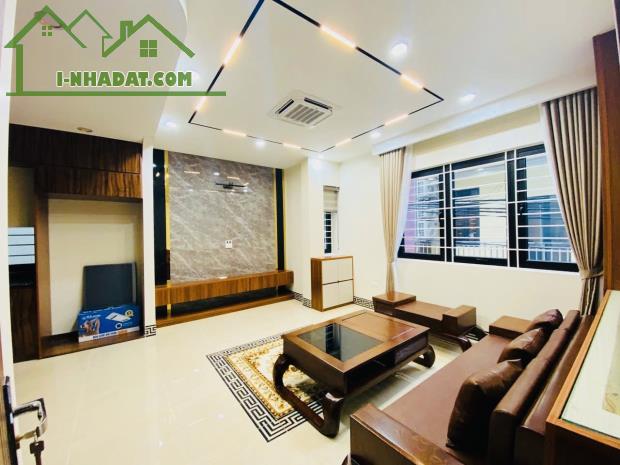 14.5 Tỷ- Mặt phố- Lô Góc- 6 Tầng- Thang Máy- Hàng Xóm Royal City- Cự Lộc- Thanh Xuân