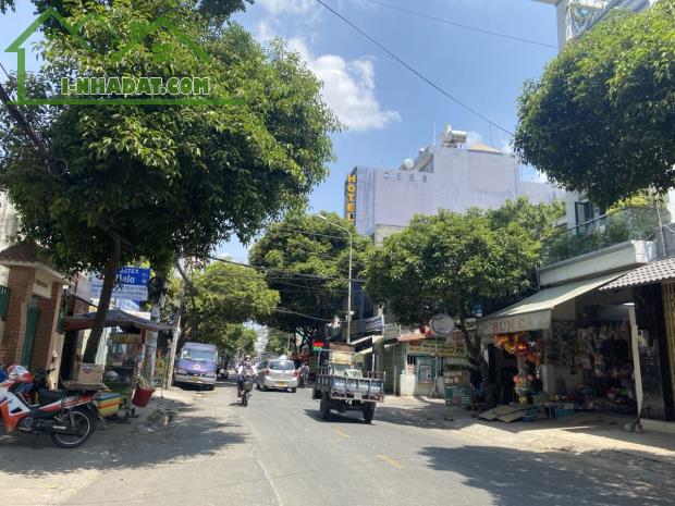 Bán Nhà Mặt Tiền phường Tân Quý, Nhà Đẹp. DT:4x16m (nở hậu 4.1m), 1 lầu, giá: 8.3 tỷ TL - 1
