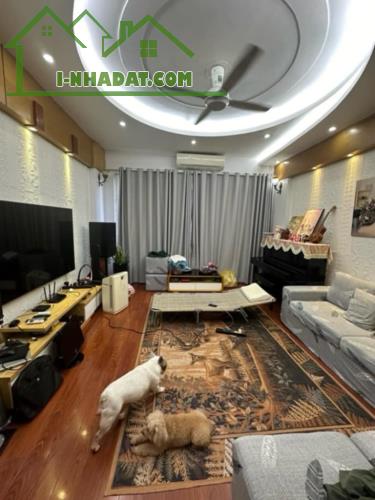Bán nhà phố Tứ Liên,diện tích 65m2,gara ô tô,giá 14.5 tỷ