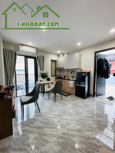 Bán nhà xây mới Phố Tôn Đức Thắng 40m2 Thang máy xịn, vị trí cách mặt phố 20m, giá chỉ - 2