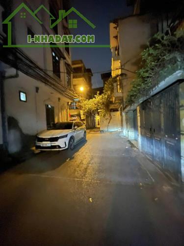 HIẾM CÓ KHÓ TÌM - MẬT PHỐ QUẬN HAI BÀ TRƯNG 24M2  CHỈ VỚI HƠN 8 TỶ MỘT XÍU