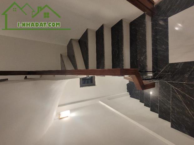 Bán Nhà 5 Tầng mới koong, nằm trên phố Ô Cách ,lô góc 3 thoáng , ngõ rộng thẳng tắp . - 4