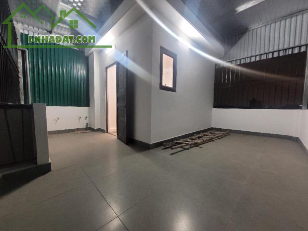 Bán Nhà 5 Tầng mới koong, nằm trên phố Ô Cách ,lô góc 3 thoáng , ngõ rộng thẳng tắp . - 5