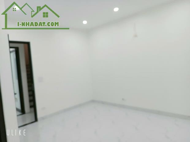 Bán nhà riêng tại Tây Mỗ 40m2, 7PN, 6WC, ô tô con đỗ cửa ngay trục chính và kđt hơn 6 tỷ