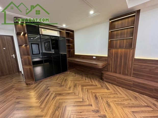 SIÊU PHẨM NHÀ 7 TẦNG THANG MÁY – PHỐ TRẠM, LONG BIÊN – GARA OTO – PHÒNG NGỦ RỘNG