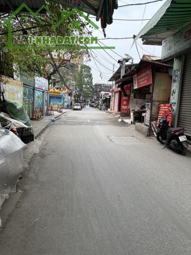 GIÁP BÁT NHÀ XÂY MỚI - SÁT TRƯỜNG HỌC - 4.4 TỶ - 2