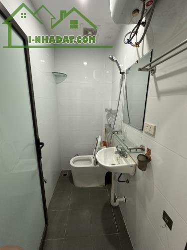 GIÁP BÁT NHÀ XÂY MỚI - SÁT TRƯỜNG HỌC - 4.4 TỶ - 5