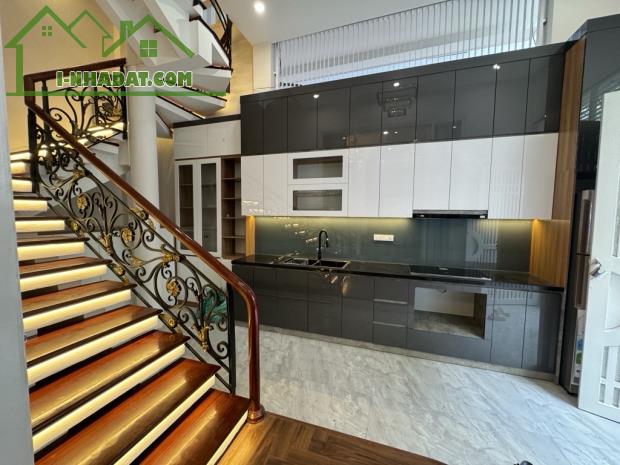 Á hậu Hồng Tiến, nhà đẹp long lanh, 4 tầng đủ nội thất, mặt tiền khủng, lô 3 góc, ở sướng - 3