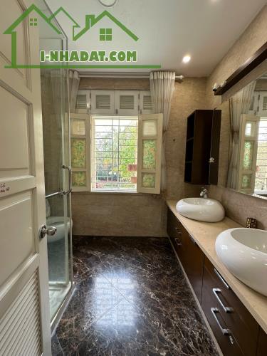Chính chủ cần bán gấp lô biệt thự nằm trên con đường đôi đẹp nhất tại Ciputra