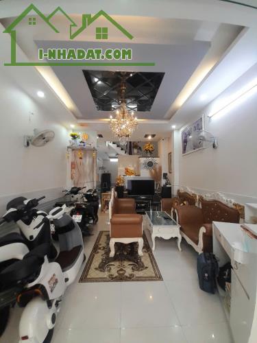 HOÀNG MINH ĐẠO Q.8 - F.5 - ÔTÔ, GẦN CHỢ - NHÀ MỚI - 68.5 M2 - 3 LẦU (4 * 17.2 ).GIÁ 8 TỈ - 2