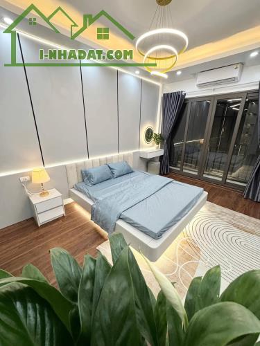 Nhà Mới Tặng Lại Nội Thất DT30m2+5Tầng Giá6.9Tỷ Phố Cầu Giấy Ngõ Rộng - 1