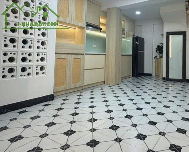 Bán nhà lô góc Hoàng Mai, ngõ ô tô, 24m2, 4 tầng nhỉnh 5 tỷ