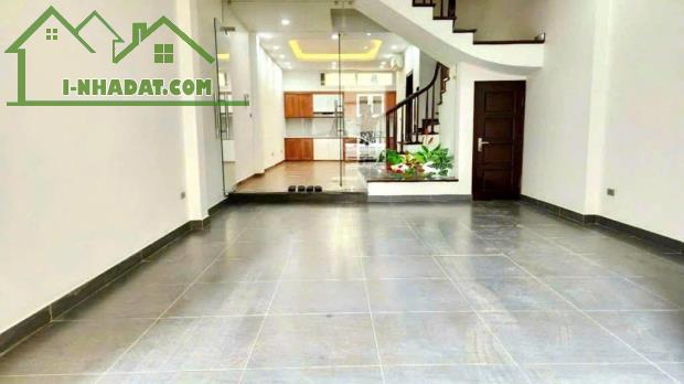 PHÂN LÔ TRẦN QUANG DIỆU, GARA Ô TÔ, Ở VIP, THÔNG SỐ VÀNG 63M, MT 6M, 23.8 TỶ.