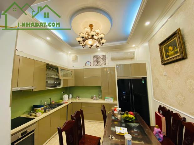 BÁN NHÀ PHÂN LÔ CAO CẤP GẦN PHỐ HOÀNG CẦU, 5 TẦNG MẶT TIỀN RỘNG, ÔTÔ THÔNG, KD VĂN PHÒNG. - 4