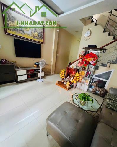 NHÀ 3TẦNG GÍA SIÊU RẺ,HẺM XE HƠI THÔNG DT52M NGAY NGUYỄN DUY TRINH,PHÚ HỮU,CHỈ 3.8 TỶ TL - 1