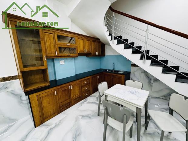 [Tiềm năng sinh lời] CƠ HỘI: NHÀ RỘNG 4M, HẺM 1/, 4 TẦNG BTCT, GIÁ 5 TỶ XX - 2