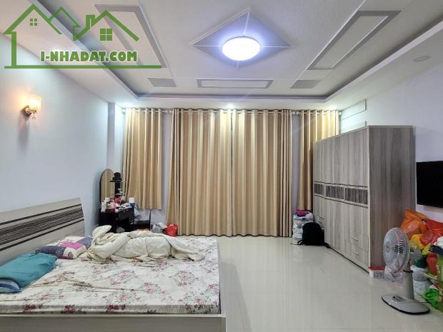[Đầu tư an toàn] SỔ HỒNG VUÔNG VỨC: NHÀ 4 TẦNG BTCT, RỘNG 4M, HẺM 1/, 5 TỶ XX - 1