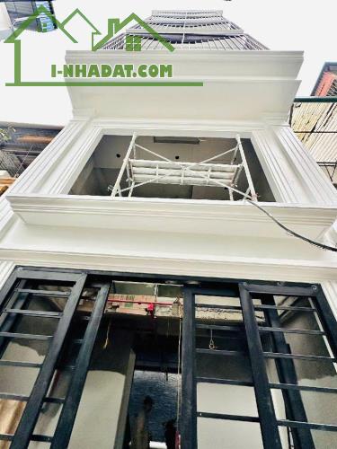 SIÊU PHẨM ! ĐỐNG ĐA- KHÂM THIÊN 50M2- 5 TẦNG- VÀI BƯỚC RA MẶT PHỐ- TIỆN ÍCH ĐỈNH- 9 TỶ HƠN - 1
